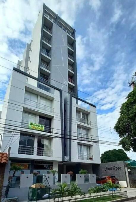 Departamentoo Nuevo Amoblado Cerca A Uagrm, Con Excelente Vista Appartement Santa Cruz de La Sierra Buitenkant foto